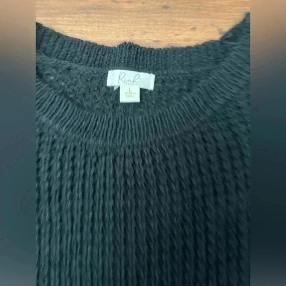 2/$12 Riahi Fashion Sweater Size Large Black Waffle Knit Lightweight Summer Goth - Picture 2 of 8